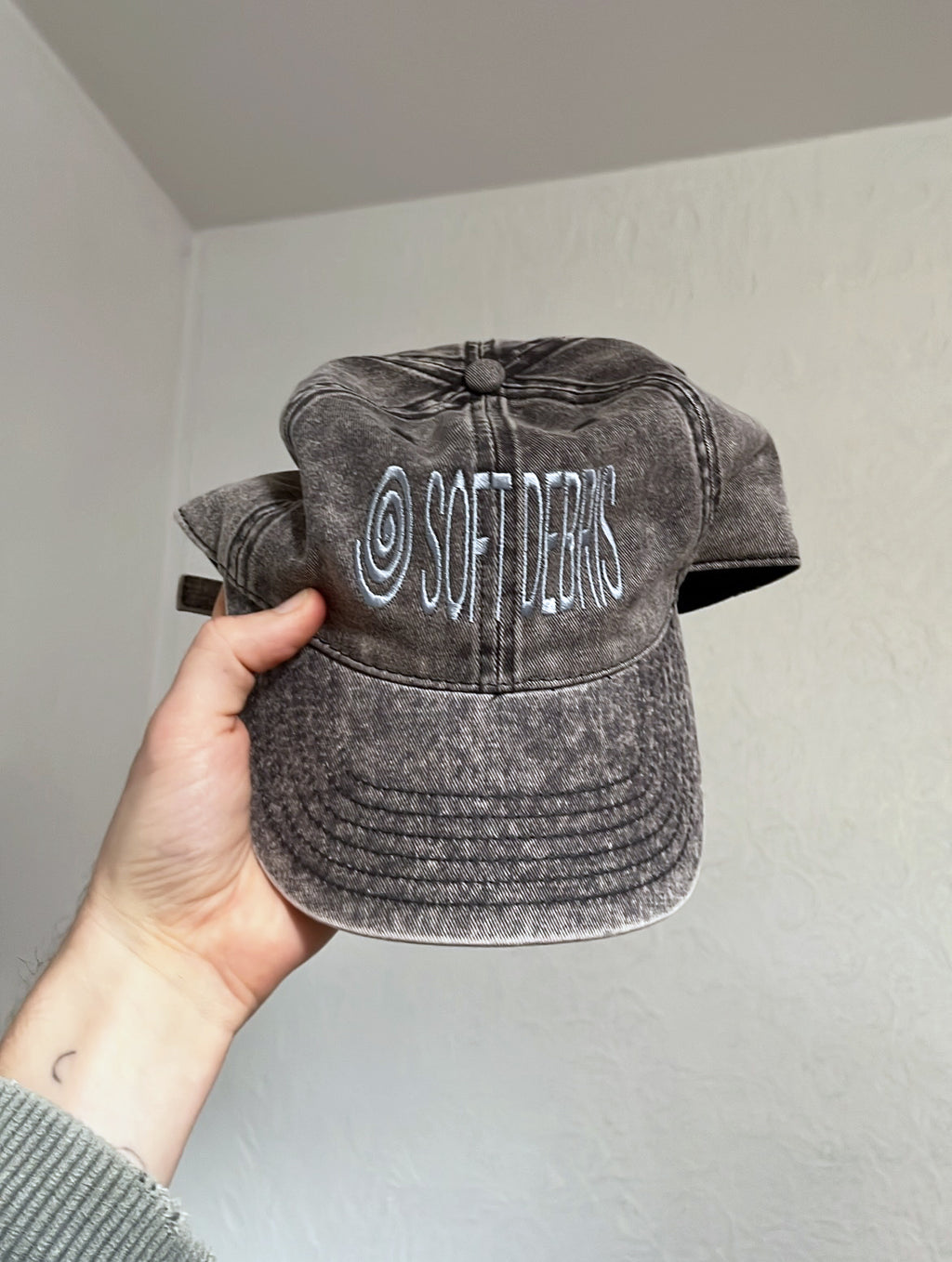 logo cap (rock dust)