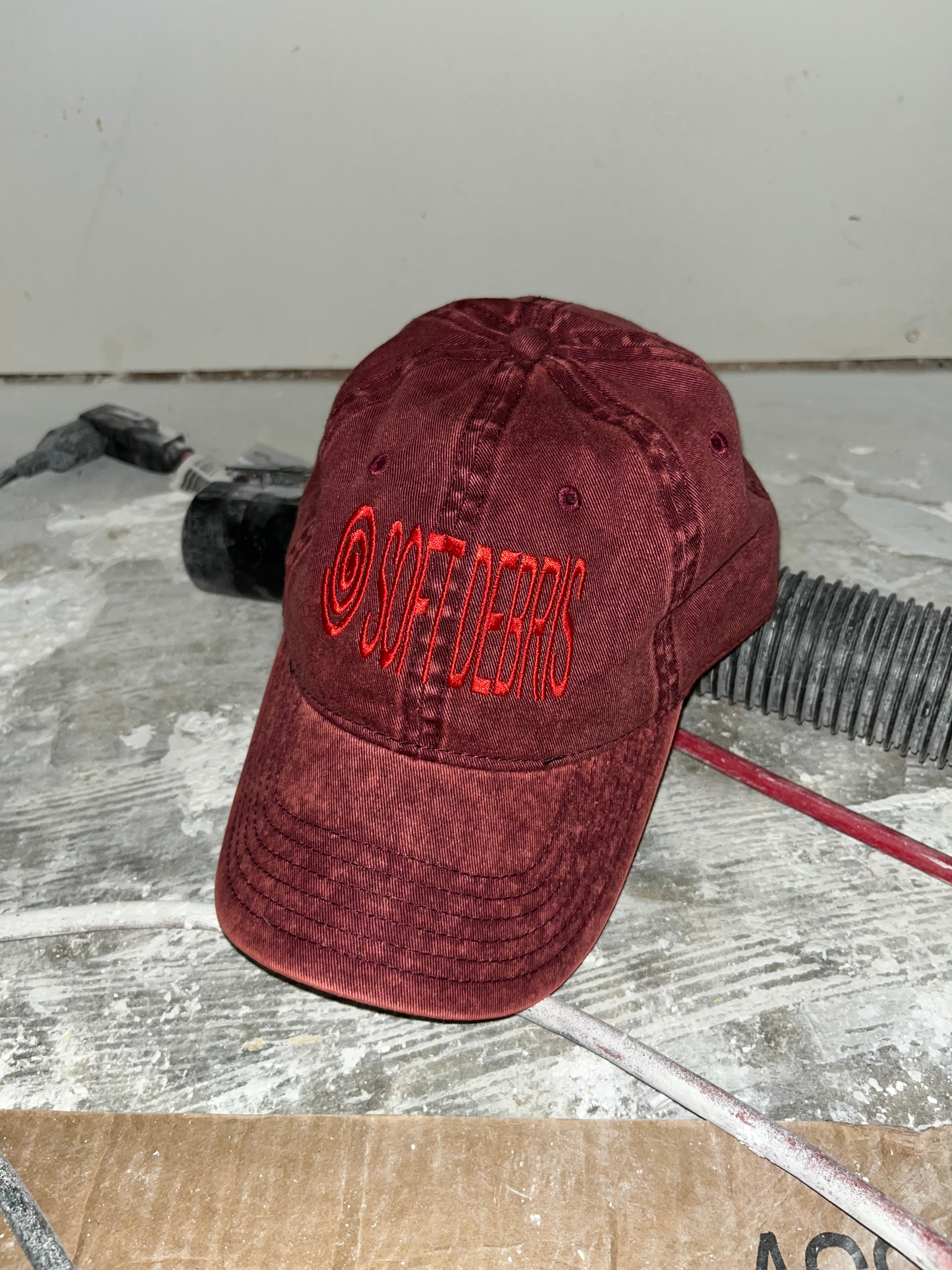 logo cap (iron oxide)