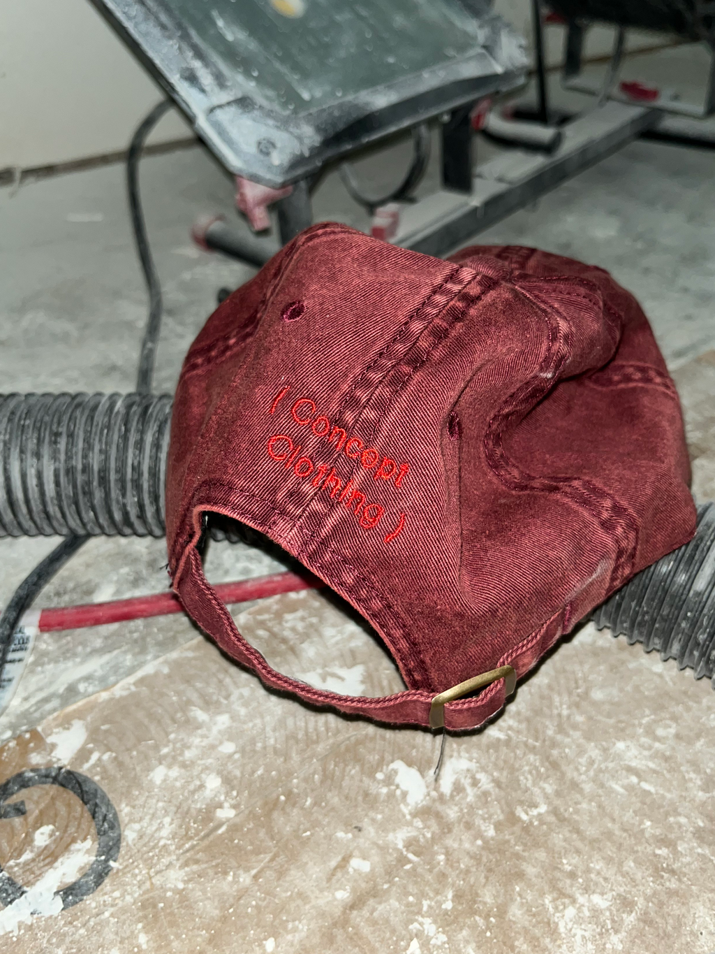 logo cap (iron oxide)